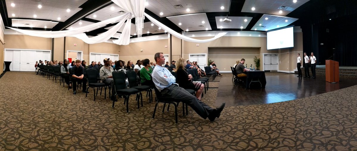 MrWoodTech's tweet photo. Pitch Night 2019! @SWCSD #whatsyourplan https://t.co/5W3Q4PN2ui