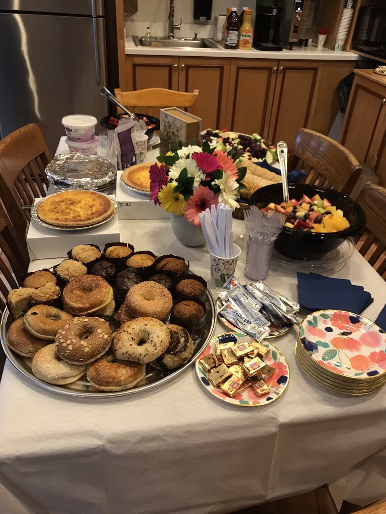 HallieBuck's tweet photo. Today’s breakfast was in honor of “Teacher Appreciation Week” but we are fortunate to have parents @TheSouthportSch that show their appreciation with a special breakfast every month! #firsttuesdayofthemonth https://t.co/s6BguoUv7j