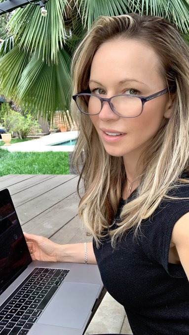 Blueblocker glasses from JINS https://t.co/q2xXMcERtb