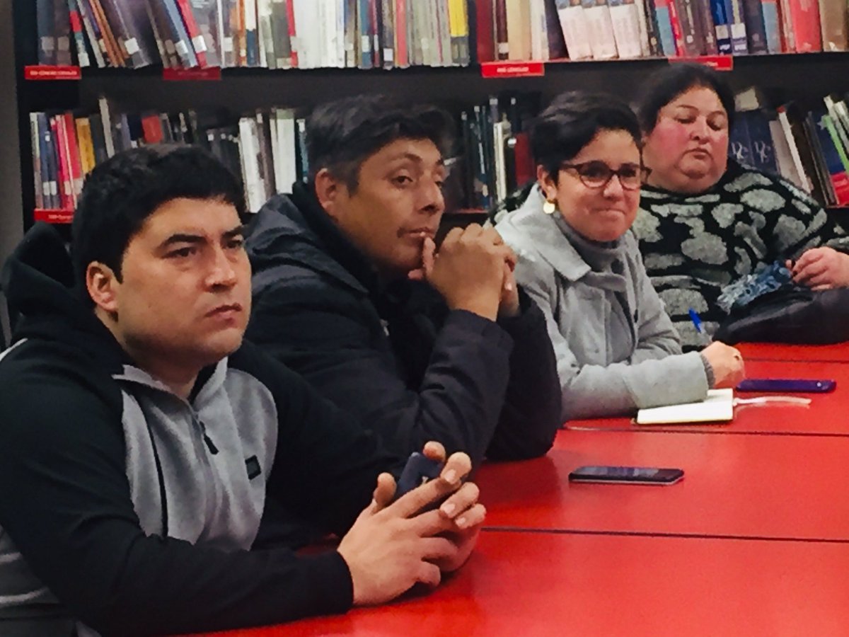 SERCOTECSexta's tweet photo. En #Chimbarongo nuestro DR @sebaosoriom junto a ejecutiva y asesor de Centro de negocios de #Sercotec difunden prog. #FortalecimientoGremialCooperativo #RedesDeNegocio a los mimbreros y AG de la comuna. #ChileEnMarcha #FomentoProductivo #DirectorEnTerreno #ChileEnMarcha https://t.co/w0TplDW1Ih