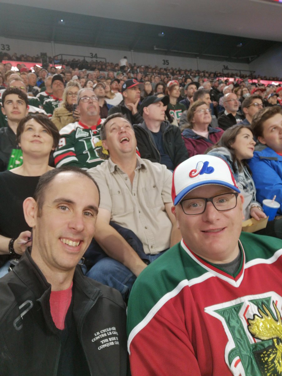 MTLBrent's tweet photo. Here with the birthday boy an station 63 Chief Doucette #GoMooseGo #hrfe @HFXMooseheads @hfxfire https://t.co/oUsI025nqH