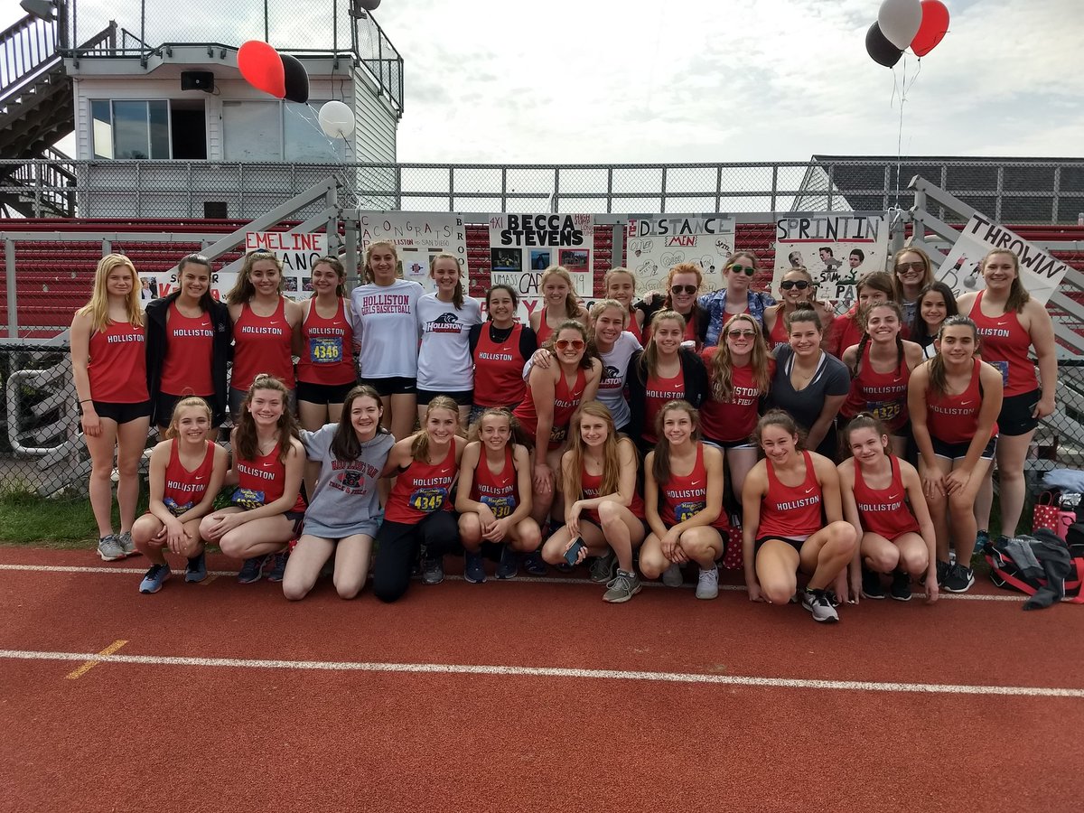 JMurphy_HHS's tweet photo. Senior Night and our last dual meet of the season. The day ended with a solid performance by everyone and a win against Westwood @JenTeahan. Congrats, #HHStrack @HSpringTrack. We are ready for TVLS!
@JennyRunAlot https://t.co/PRRXSWCJ1z