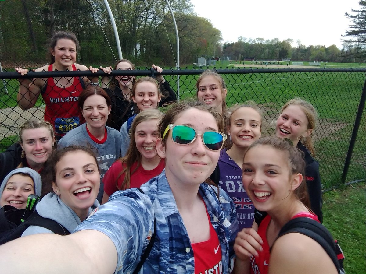 JMurphy_HHS's tweet photo. Senior Night and our last dual meet of the season. The day ended with a solid performance by everyone and a win against Westwood @JenTeahan. Congrats, #HHStrack @HSpringTrack. We are ready for TVLS!
@JennyRunAlot https://t.co/PRRXSWCJ1z