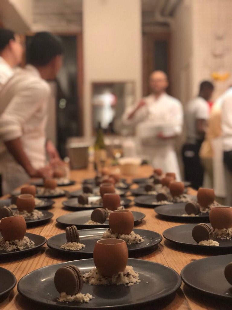 bluelight8ph's tweet photo. #alinearestaurant in Chicago #aurochocolate dessert https://t.co/M1zjX46wsq