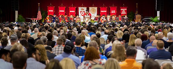 IUKokomo's tweet photo. Chancellor Susan Sciame-Giesecke congratulated the campus’s 50th graduating class, noting that IU Kokomo has been the main source for higher education in north central Indiana for nearly 75 years. 🎉🎉🎉
#myiuk #IUKGrad19 #iukaa
Read the full story: https://t.co/epolEcbWj2 https://t.co/9Elme0Llrn