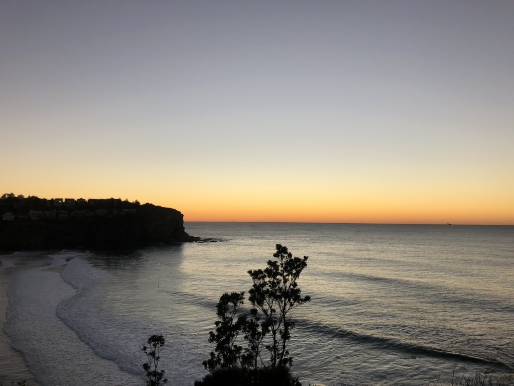 avgooch's tweet photo. Early morning surf Bilgola Beach #beachlife #morning #timbailey #bilgola #northerneaches #dailybailey10 @dailybailey10 https://t.co/XngmCnlUZg