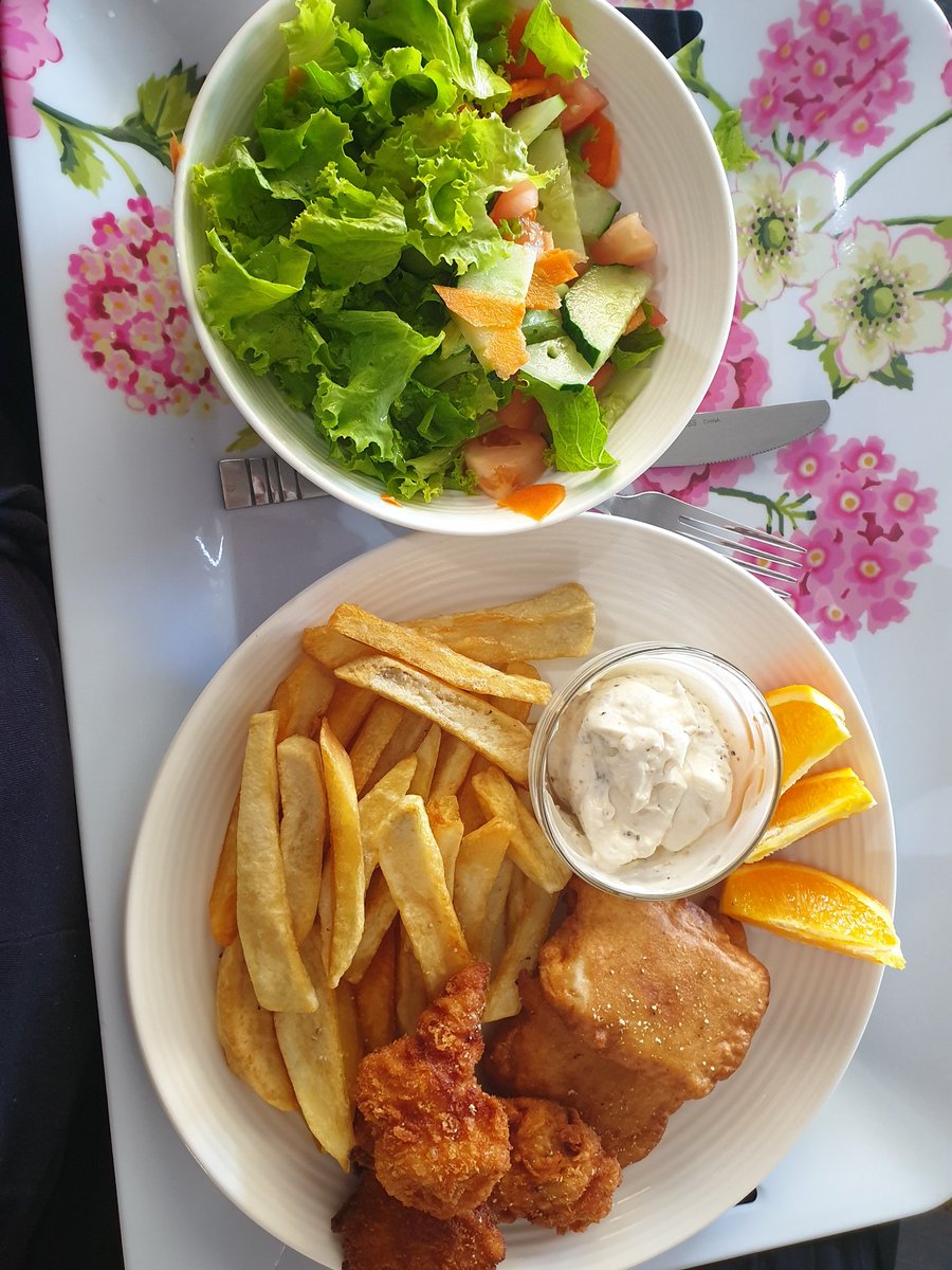 FredericaTuita's tweet photo. The only part of my lunch that wasn't grown or caught (local fish and chicken) in Tonga are the mayonnaise and orange slices π #AgTonga #EatLocalTonga #BuyTongaMade #CookWhatYouCrave https://t.co/ZHG6vIebEz