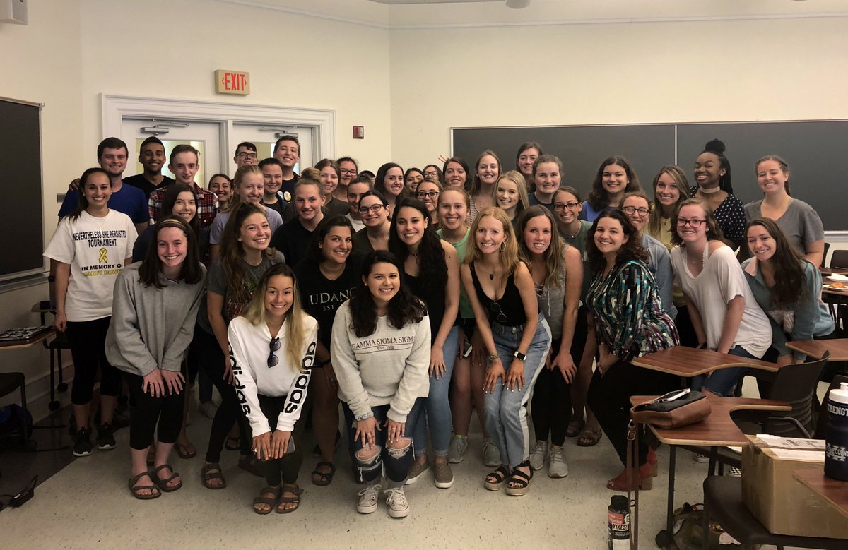 SarahGoldfarb's tweet photo. These students are social media superstars and remind me every day why I’m doing what I do. 💙💛 #UDSMA #UDel https://t.co/ZLnGfMBive