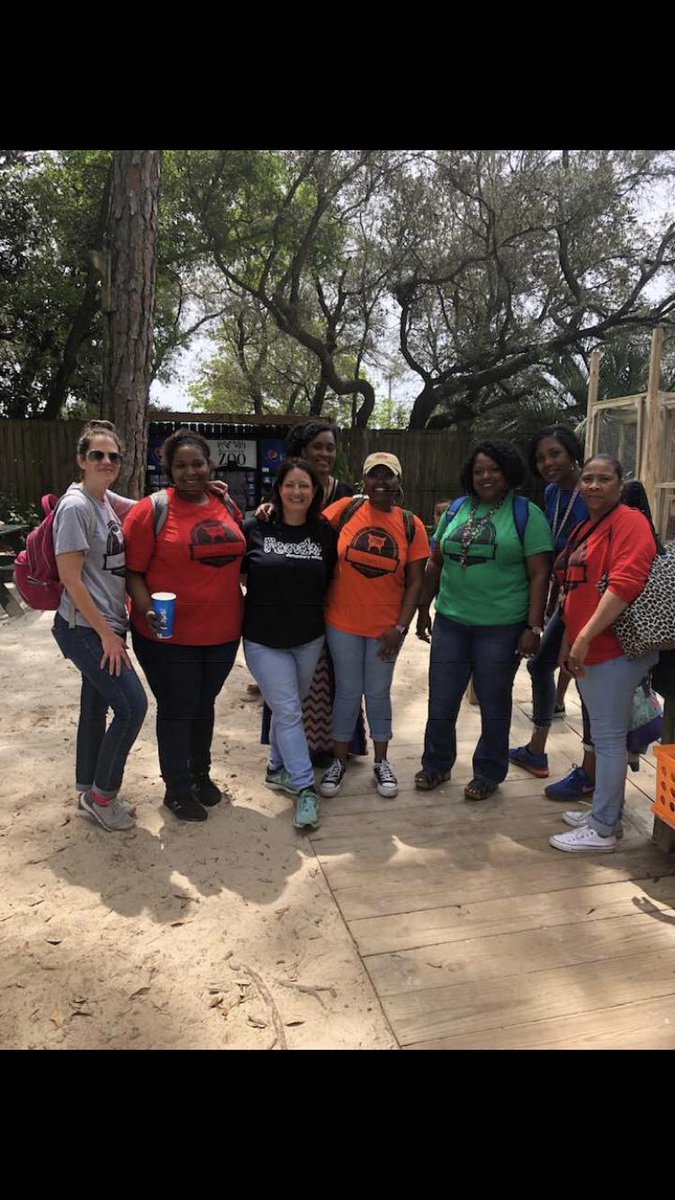 vermillionfonde's tweet photo. #TeachLikeUs @FondeElementary @vermillionfonde We love teaching and we love each other!!! https://t.co/25D8KvXCzx