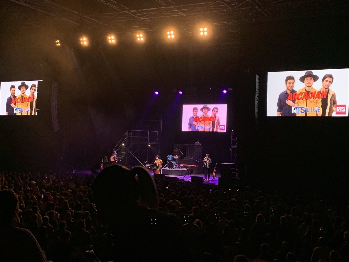 1_2_Droit's tweet photo. Ce soir c’était #Rtslive !
C’était génial et festif.
Ps : Pour les fans d’Arcadian, leur nouvel album s’intitulera « Marche ou rêve » https://t.co/vVdxXKFa0Y