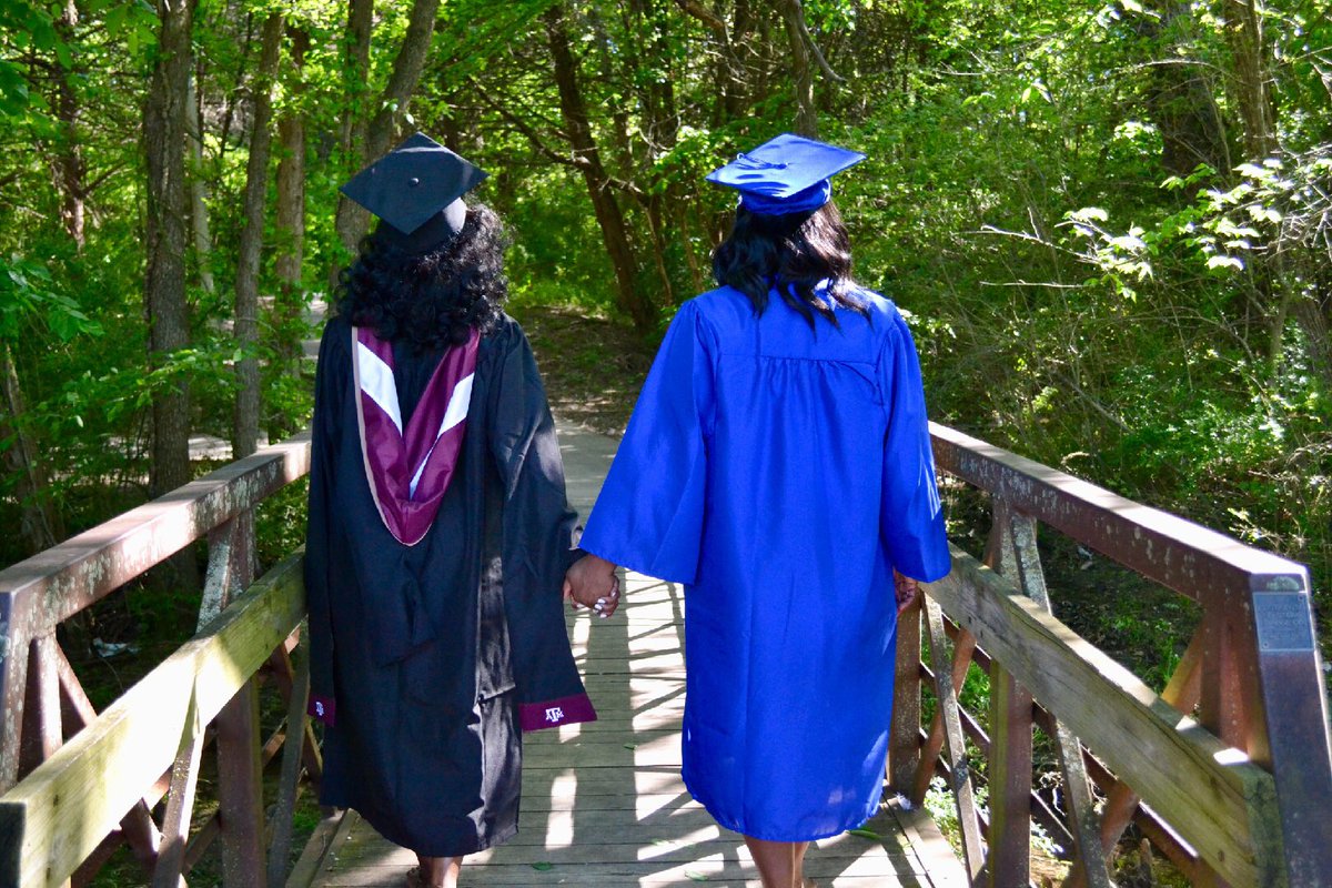 JMegafusion's tweet photo. We fix each other’s crowns! 👑 
Mother and Daughter Graduation #ClassOf2019 https://t.co/XKs7NZaoGI