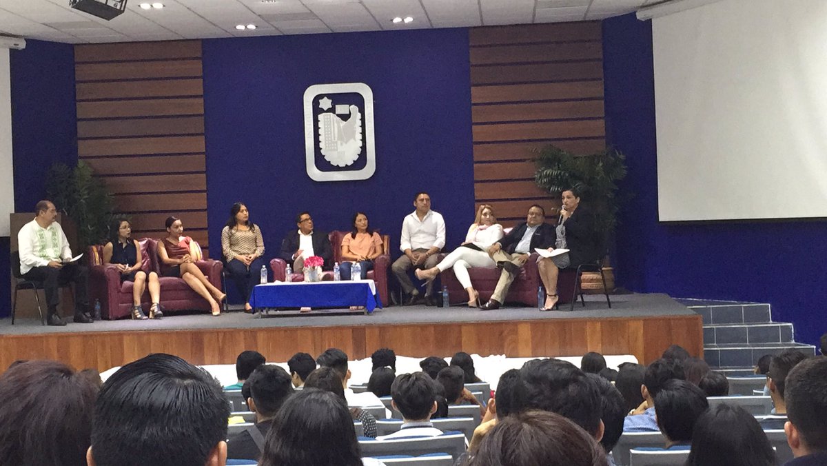 Panel: egresados exitosos <a href="/Andreaarce99/">Andrea Arce</a> @noemialpuche  <a href="/omaralpuche/">omar alpuche leal</a>