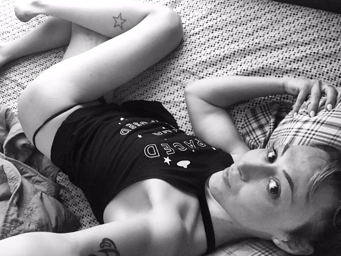 #groobygirl #cammodel #tgirl https://t.co/HQIBGUv4iX<a href="/tag/groobygirl"class="tags">#groobygirl</a><a href="/tag/cammodel"class="tags">#cammodel</a><a href="/tag/tgirl"class="tags">#tgirl</a>