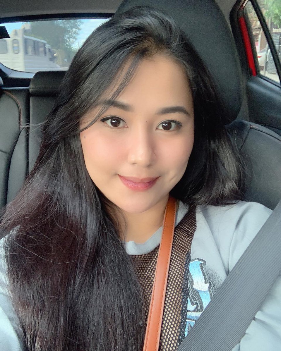 adelytazoe's tweet photo. pag-pagi gerimis 
#YNWA
#LIVBAR
#Liverpool
#Anfield
#Barca
#ChampionsLeague
#Barcelona
#Madrid
#MASHIHO
#Valverde https://t.co/TMLbUMJhbi