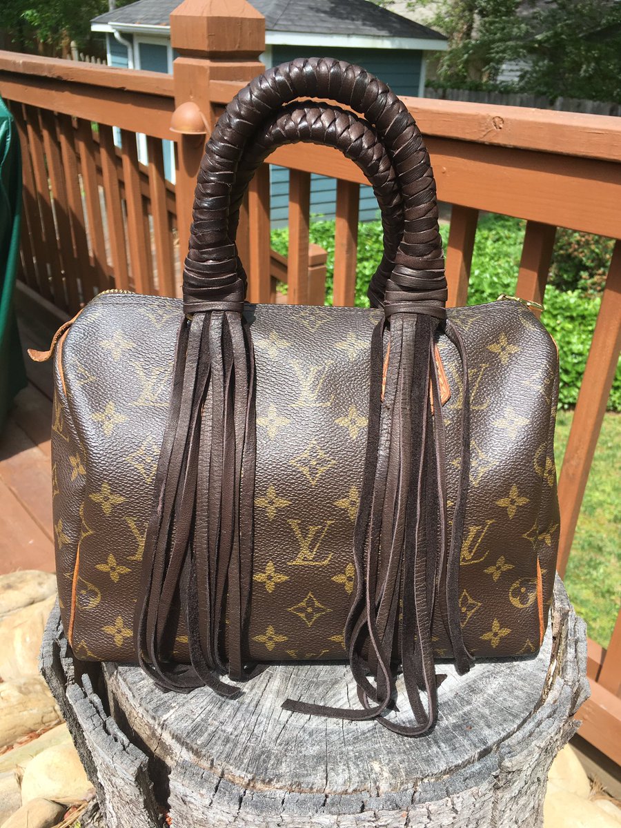 Simply stated -  Speedy 25 in chocolate braid/fringe. ♥️ Available ♥️ Message me for more info.
#LouisVuitton #vintageLouisVuitton 
#oneofakindLV #custombag #fringedbag #luxurybag #braidedbag #braidedbags #vintagespeedy #customlv #lovelv #lv #lvbag #lvbagsforsale