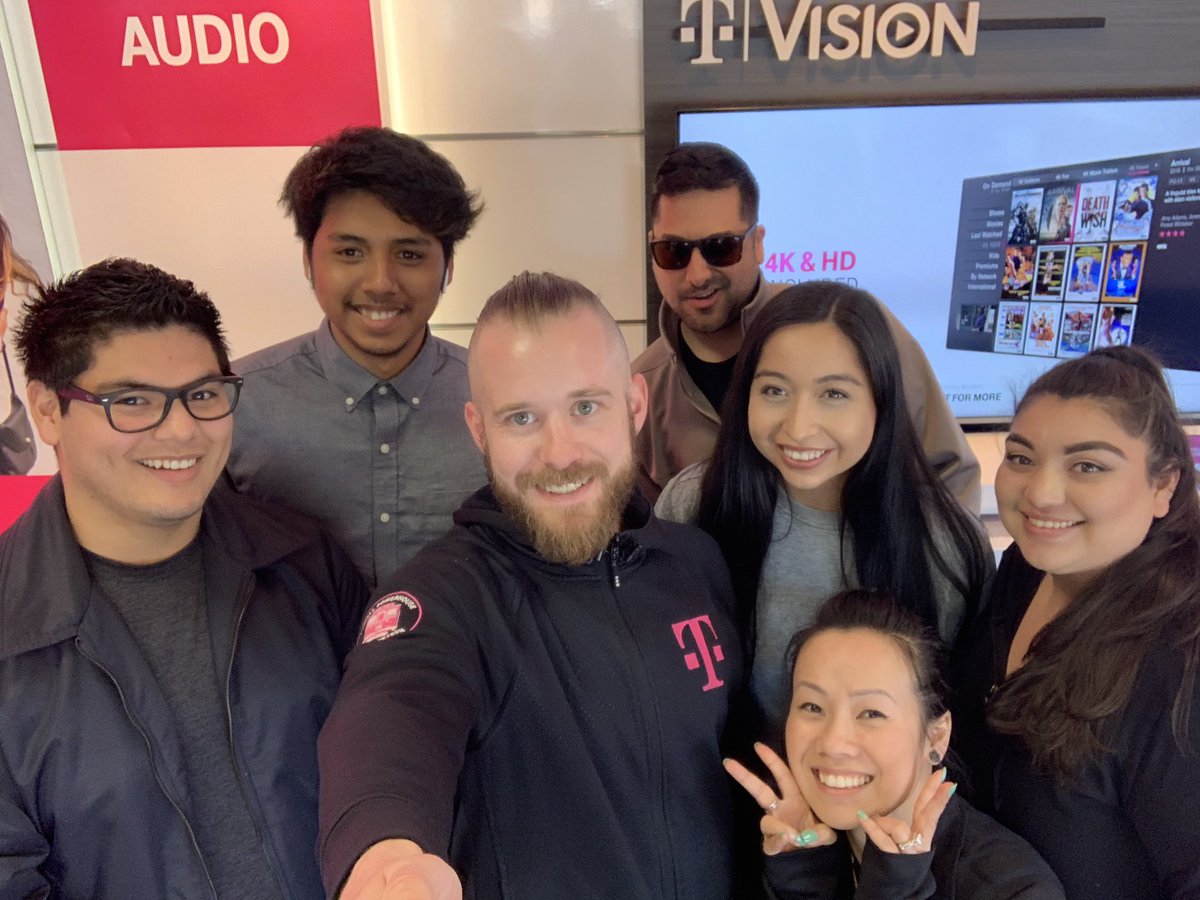 Had a BLAST with the next wave of #MagentaSuperstars at the #MLC4thAndB today! No wonder the #WESTisBEST <a href="/AdrianVanHooser/">Adrian Van Hooser</a> <a href="/TJMartinez1000/">TJ Martinez</a> <a href="/seagator52/">SEAGATOR</a> @Art55555