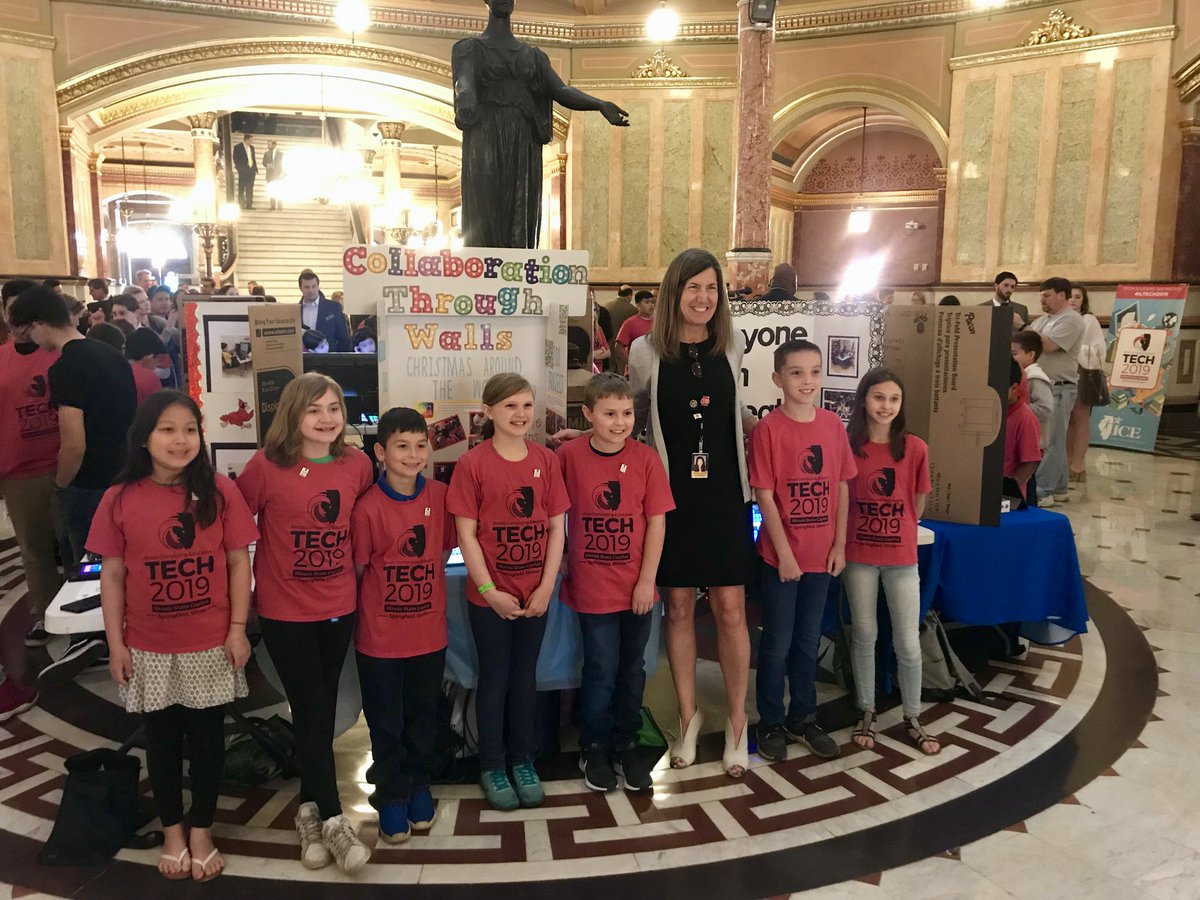 EdSuperHighway's tweet photo. RT @ms_bobak: What a day in Springfield! Extremely proud to represent @Liberty_D135 at the #ILTECH2019 Showcase and even more proud of our students! #OSD135 https://t.co/hVDuJ7ILyG