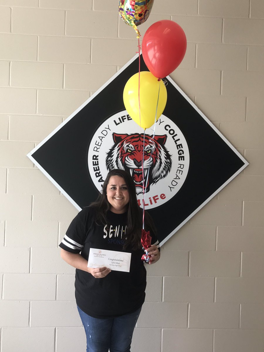 OakGroveTigers's tweet photo. Congratulations  to Mrs. Lydia Jones Sebert on winning a Jefcoed Foundation Grant for the Yearbook Staff. #OG4LiFe @JEFCOED https://t.co/cT3P2YnS6K
