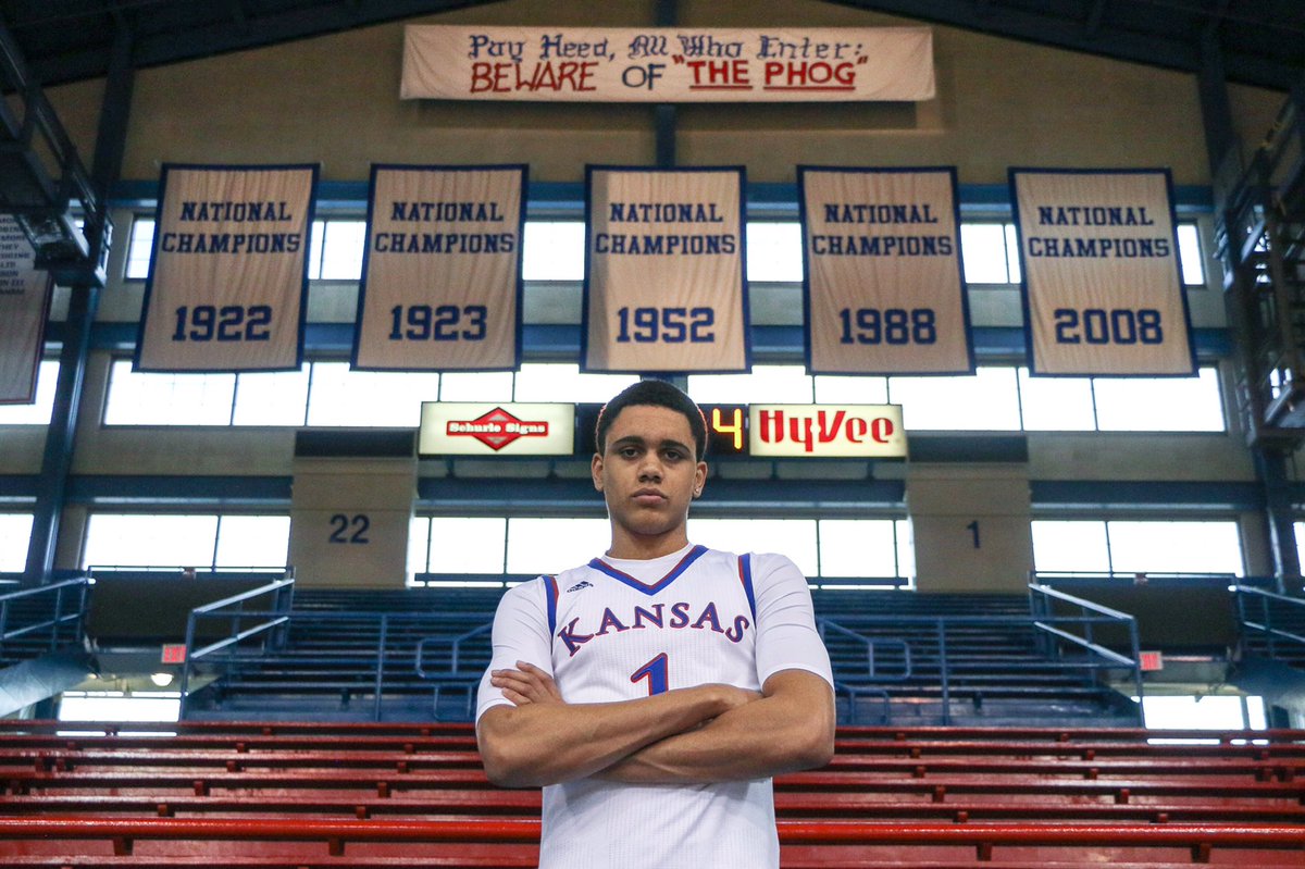 TristanEnaruna's tweet photo. I’m blessed to announce my commitment to one of the most prestigious programs in the country! I’m super excited to join this great community and see what and where this journey will bring me, I’m ready.
Rock Chalk! 🐤🔴🔵
C.O.M.M.I.T.T.E.D💯 https://t.co/sG08MK8ezn