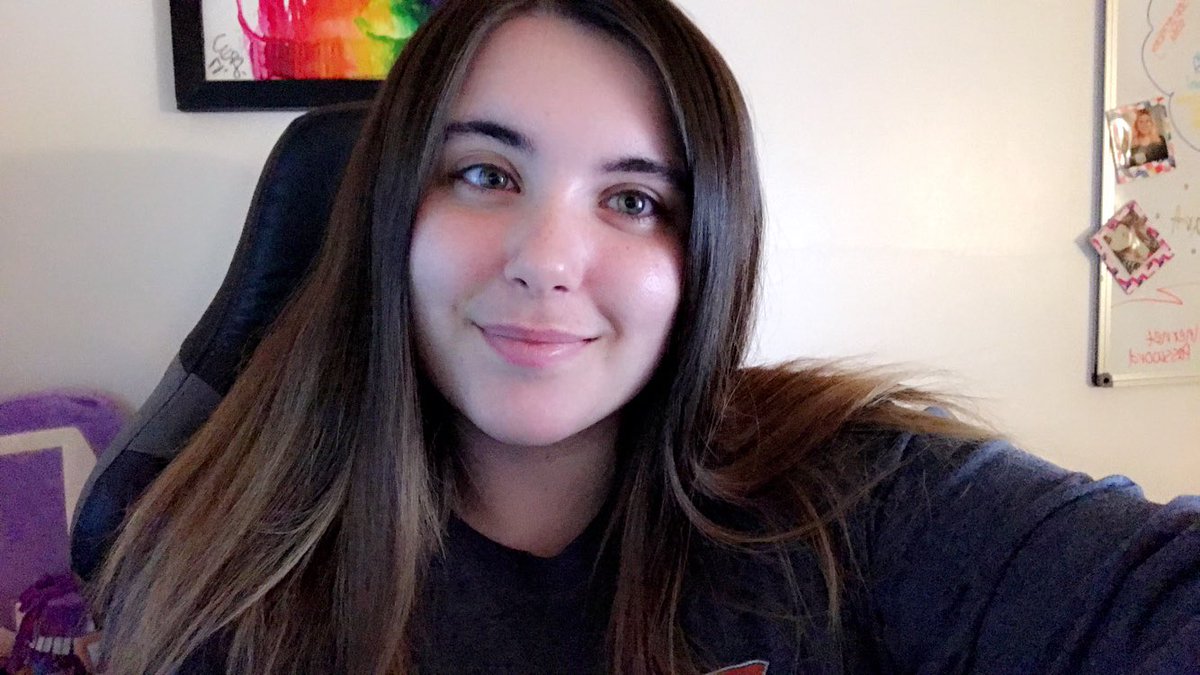 MissStereoHeart's tweet photo. LIVE! Also new emotes!!! Time to rage cry and facepalm🤪 (!may15 SUPER CLOSE TO FINISHING THE GOAL!) 

#ParallelHeart 
https://t.co/XEL1uBXoVn 💜 https://t.co/2bSWQN7KZJ