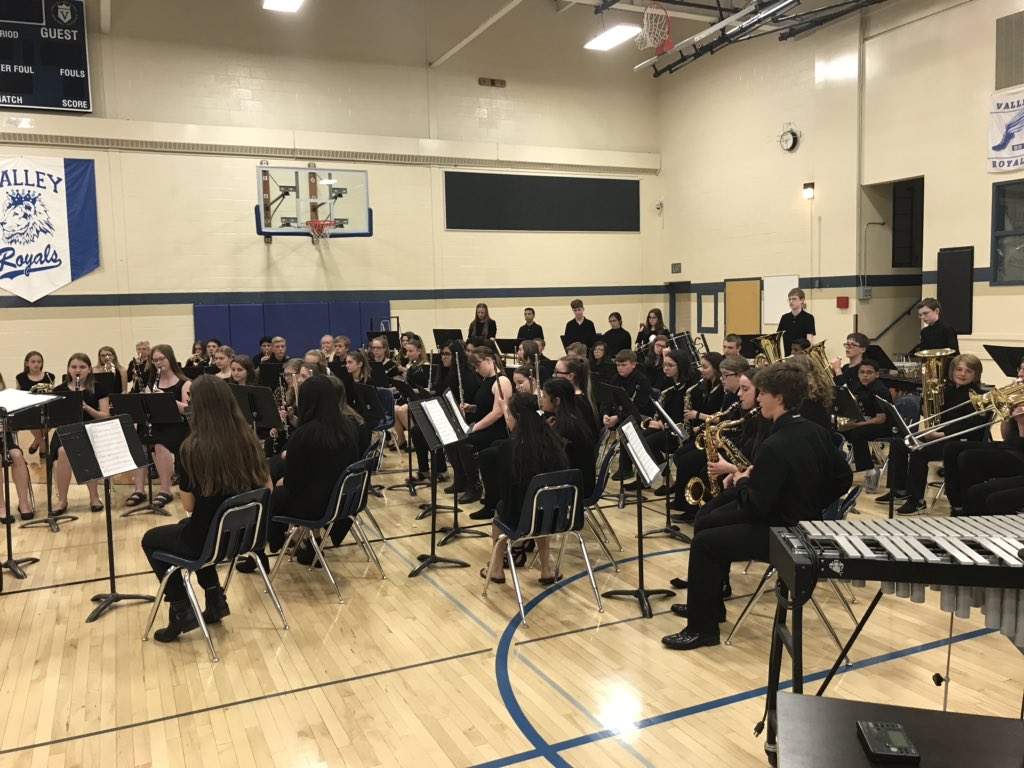 toddselk123's tweet photo. 7/8th grade @vmsroyals band performing. High School sound from these youngsters. GF Central is in good hands in the years to come. Royal Pride! https://t.co/bHHkCBLZif