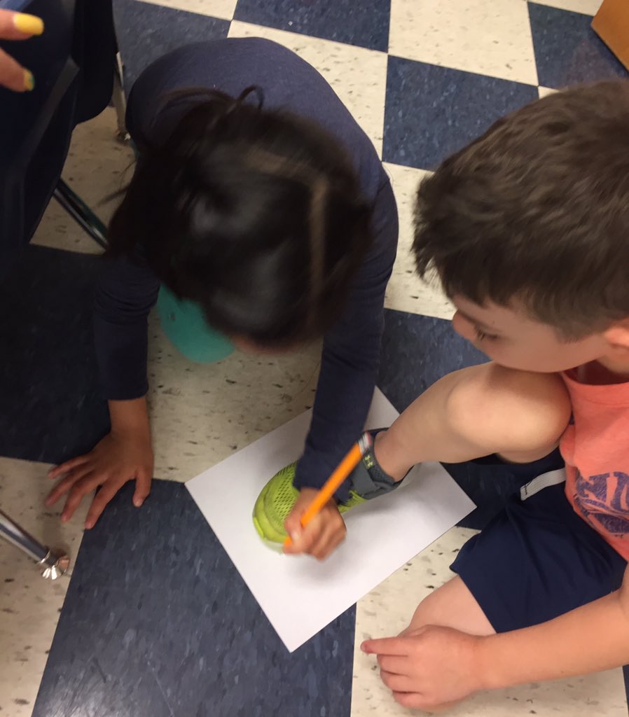 KinderVida's tweet photo. Learning about length. @kindergarten @rrisd @CaldwellHeights https://t.co/Az0wbqT6b2
