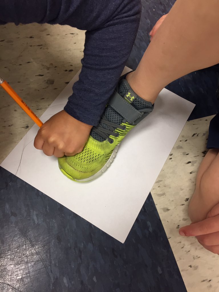 KinderVida's tweet photo. Learning about length. @kindergarten @rrisd @CaldwellHeights https://t.co/Az0wbqT6b2