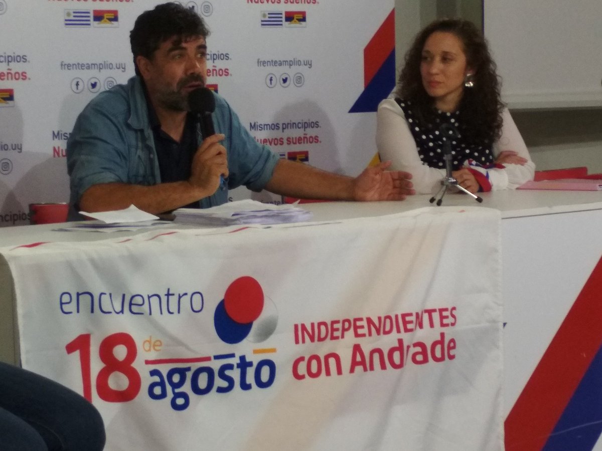 encuentro1808's tweet photo. #Andrade2019 
#AndradePresidente
▶️Tenemos una izquierda demasiado institucionalizada.
▶️La izquierda debe prenderse a los movimientos sociales.
▶️Debemos educar políticamente a nuestro pueblo.
▶️Más Estado para la educación, para cuidar el medio ambiente, para los cuidados
#4FA https://t.co/uZQOKRhsi5