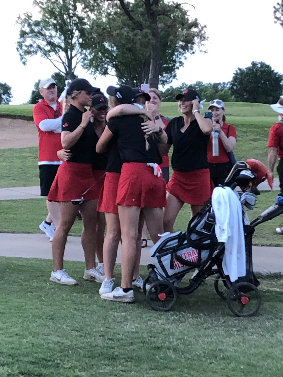 JenniesGolf's tweet photo. It took 39 holes and all the daylight we had but were headed to the National Championship https://t.co/jrnbTendg0