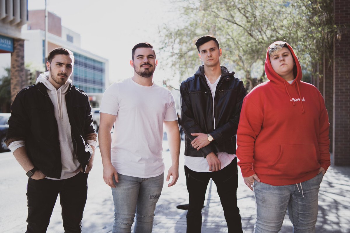 WeAreNVRLESS's tweet photo. Looking for something heavy? Tired of the same old music? We’ve got just what you’re looking for. Check out our latest single ‘On Your Lips’ by clicking the link in our bio. You deserve it 💋♥️
#NVRLESS #SingleRelease #LatestSingle #OnYourLips #AlternativeMetal https://t.co/c14JuL4KcA
