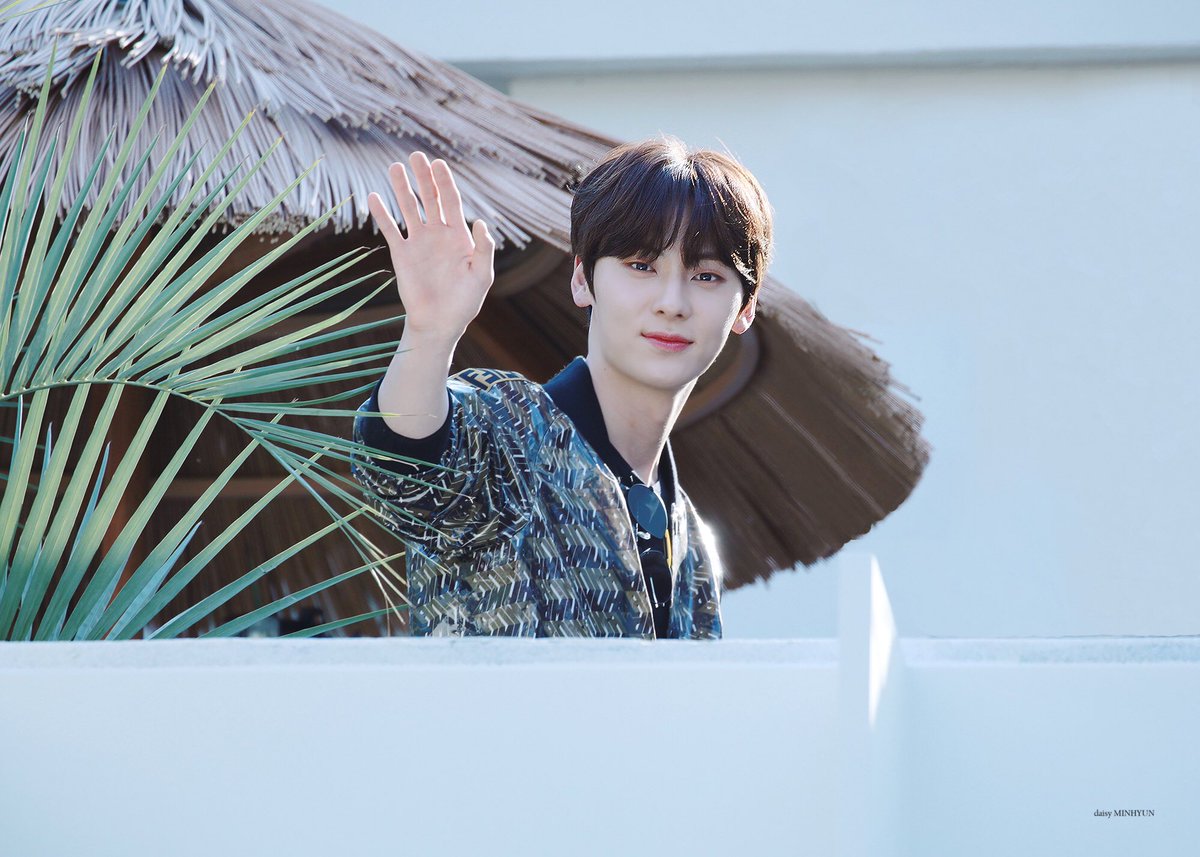 daisy_MinHyun's tweet photo. 190507 젠틀몬스터 #뉴이스트 #민현 #황민현
🤭 https://t.co/dKwMv3J9Ls