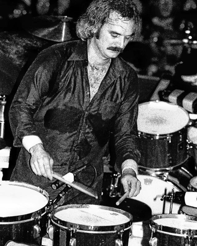 distantstation's tweet photo. Happy birthday @billkreutzmann 🥁✨🌴⚡️❤️⚡️💙⚡️✨🌴 #drums #drumsspace #jumpsuitnation #sm57 https://t.co/dv0zJtcKJX https://t.co/MHohC9xTKI