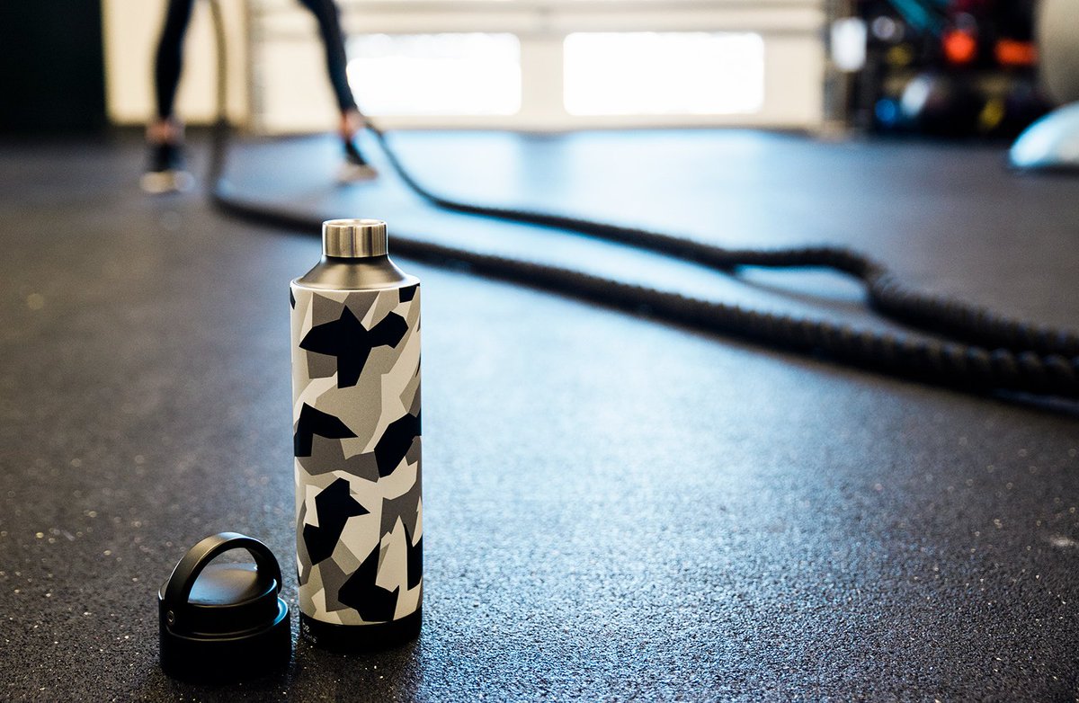 Camo never goes out of style and now with an easy to use handle you can take the style with you anywhere. #Camo #BeTheChange #Fashion