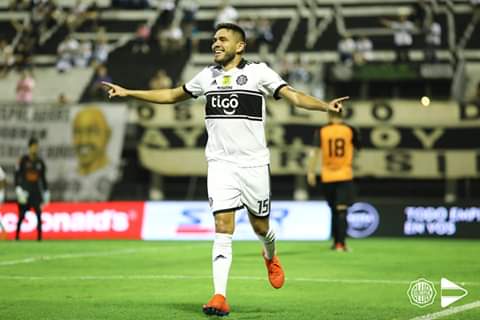 PARA_UNO's tweet photo. Ka'ure y todo.. goleamos..🥂🤪
#VamosOLIMPIA  #SuperTRIC4MP3ONES https://t.co/aqajlvT5lY