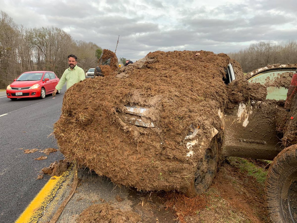 JussaXLT's tweet photo. The #MUDGOD saves but he does not spare.
THIS IS WHAT STARTED IT ALL. Me being Helpful https://t.co/r4rZNLUW2U