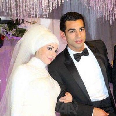 Bianconerria's tweet photo. @_fanani7 itu beneran istrinya, Magi Salah. 
Itulah bedanya Mo Salah dgn yg lain. 😊 https://t.co/xPYMFF8hBx