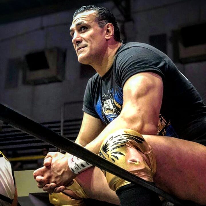 DahamarGarcia1's tweet photo. Pensante antes del encuentro, golpe duro en la contienda.
Vรญa @quiquerdz2
#albertodelrio #albertoelpatron #pentagon #pentazeromiedo #pentaom #penta #reyfenix #luchatime #luchalibre #luchalibremexicana #wrestling #wrestlingphotography #hijodedoscaras #dinastiacaras #luchabrothers https://t.co/f2Y21AJpmV
