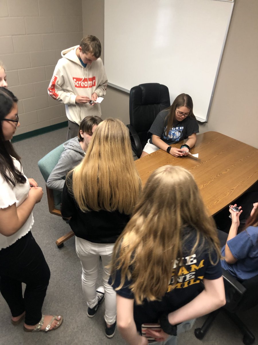 MissThomasIn6th's tweet photo. Thanks, @TrumanSJSD, for hosting Carden Park 6th grade today! We enjoyed our tour and all the middle school info! #SJSD #TitanPride #TigerPride @StellarKeller6 @MissFiegs https://t.co/LEgn1FpmQC