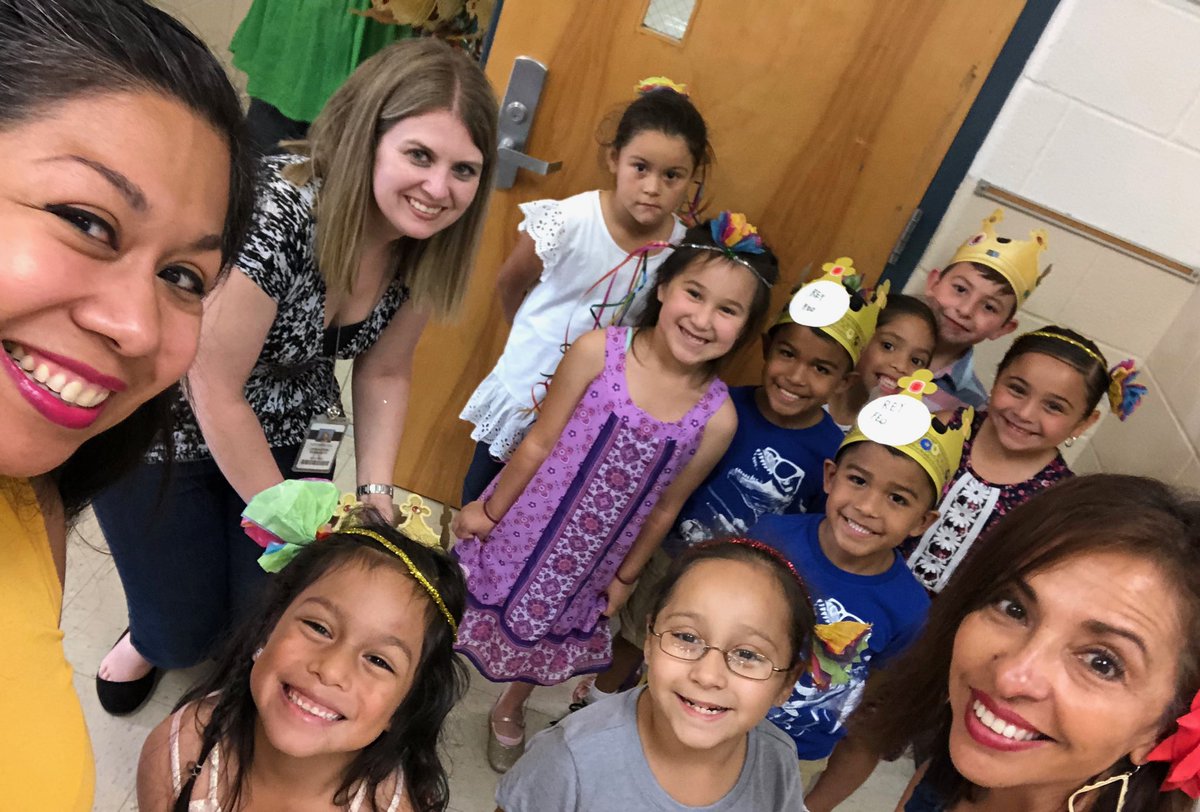 patpenavargas's tweet image. These kinder cubs and teachers @NISDCable are ready for our PTA Mother’s Day performance #ThisIsCable #GoPublic #itsthelast