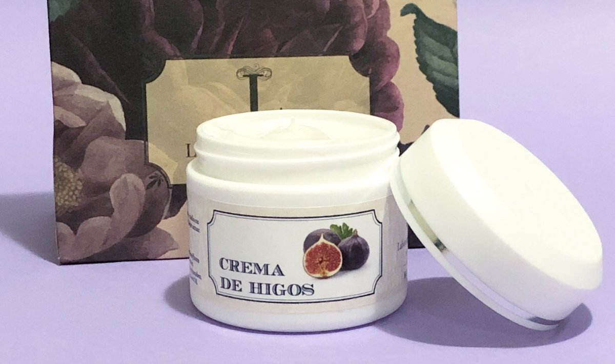 labluquekits's tweet photo. ¿Necesitas una #crema para sentir más #suave y #humectada tu #piel?
¡Vas a 💜 la Crema de Higos! 🧖🏻♀️
Que además, puede ser el #regalo ideal para #mamá en su día 🎁‼️
Además vas a notar cómo mejora el aspecto de tu piel 🤩
La presentación es de 60gr. y cuesta $22 https://t.co/hJQmBs0WzV