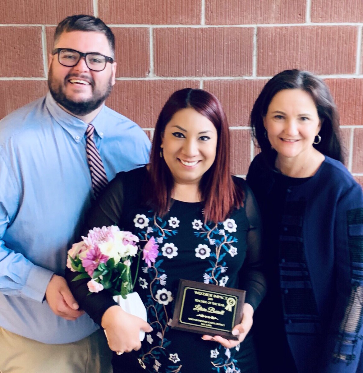 Morrisk001's tweet photo. Celebrating our @unionesd62  #TeacheroftheYear2019  awardees, Ms. Barrett-Union; Ms. Devine-Hurley Ranch; Ms. DeRosier-Dos Rios #WestsideImpact #TeachersAppreciationWeek https://t.co/R1uFHuSul3