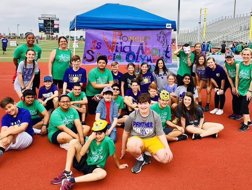 phms_panthers's tweet photo. A day in the sun, humidity, with 8 students and even more peer buddies doing Track and Field Special Olympic wears you out. Love my FA Posse #PHMS #FISDSPECIALOLYMPICS
#SpedTeachersRock #PioneerHeritage #phms8 #phms7 #phms6 #phmselectives 📷📷📷📷 Mrs. Simmons https://t.co/wq34r3J9p2
