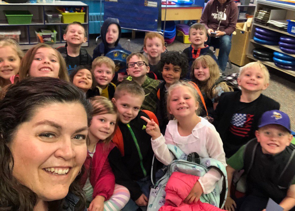 LisaMikeO's tweet photo. Selfie with my kinders 💜. #cfelem https://t.co/lfApMmIAdB