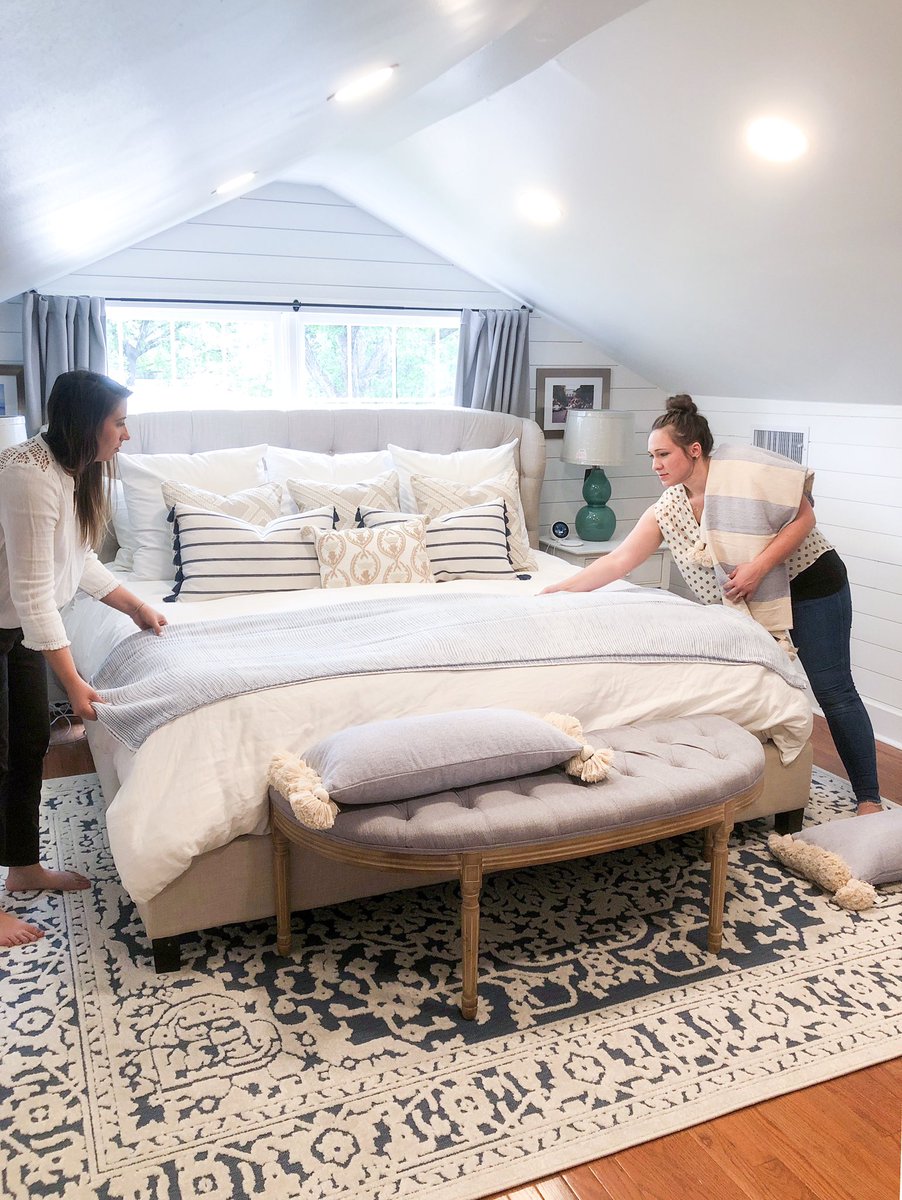 kjlroberts's tweet photo. Oh, just a little master bedroom before &amp; after... 😍✨ grab a copy of my design process guide via link in profile and see full post on Insta here! 
https://t.co/fwGx7Jb5xI #kjlartanddesign #interiordesign #interiordecor https://t.co/AYjWd2aIDf