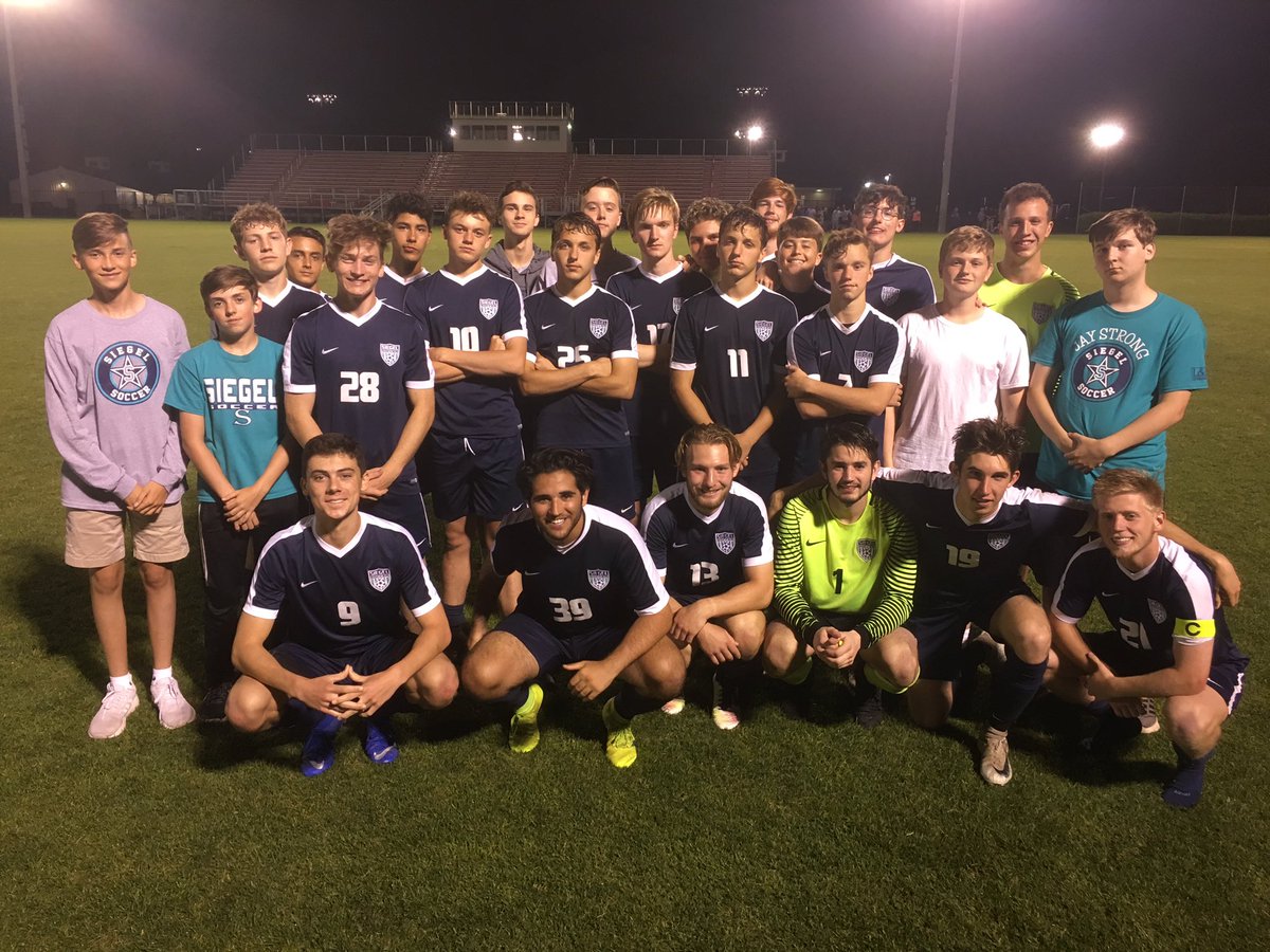 SiegelFutbol's tweet image. Siegel falls to @BHSBLAZESOCCER 1-2 in the district semi-final, ending the season 6-3-1 against district opponents and 10-4-2 overall.
We are proud of these young men, especially the seniors.
#winningseason