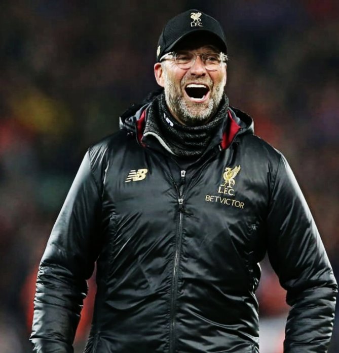 lajugadatrt's tweet photo. Metió al #Liverpool en dos finales consecutivas de la UEFA #ChampionsLeague y está protagonizando la #PremierLeague con más puntos (94) en TODA la historia del club. Llegó a Anfield para recordarles que son GIGANTES. https://t.co/Pm9BrPIYOG