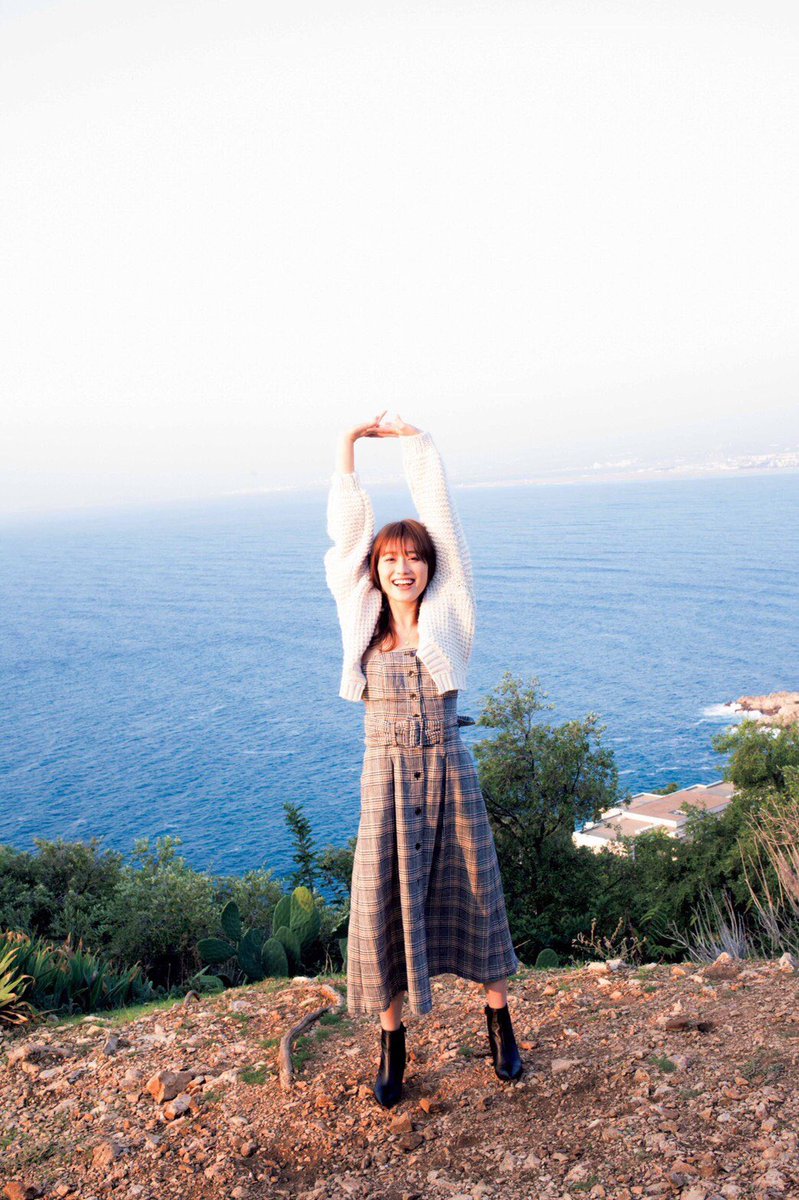 欅坂46守屋茜の1st写真集が6月26日に発売決定‼️
元気で、熱くて、真っ直ぐで、誠実な彼女の20歳の等身大を一冊にまとめたエモすぎる写真集✨
水着姿初披露や欅坂46史上最高に大胆なセクシーランジェリーに挑戦とのこと🥰

予約・購入はこちらからどうぞ！→ amzn.to/2vIGgHD

#欅坂46 #守屋茜