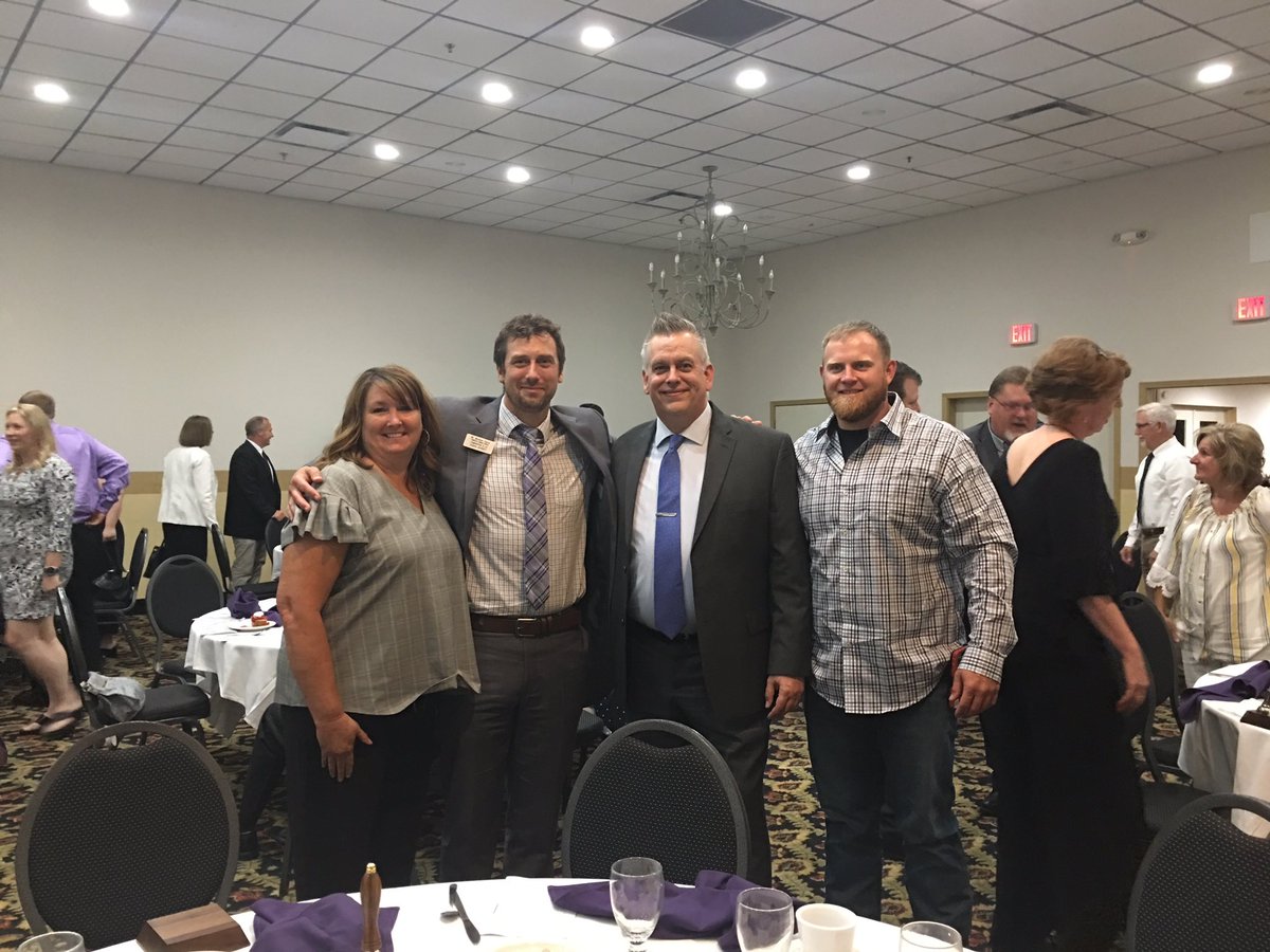 mstacey79's tweet photo. Great night spent with these amazing educators! Congrats @cmslakers teacher and educator of the year nominees! #CMShowtime @warren_roth @gordoc01 https://t.co/Z1rVUomVg9