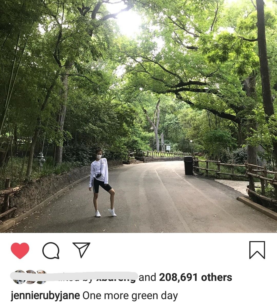 hhaappyyjen's tweet photo. "One more green day"
You love green now Jennie, don't you? 💚👽
Only Delulus can relate 😂
#DoctorTea #Jennie #Lisa #Jenlisa https://t.co/vO32NEf2Rc