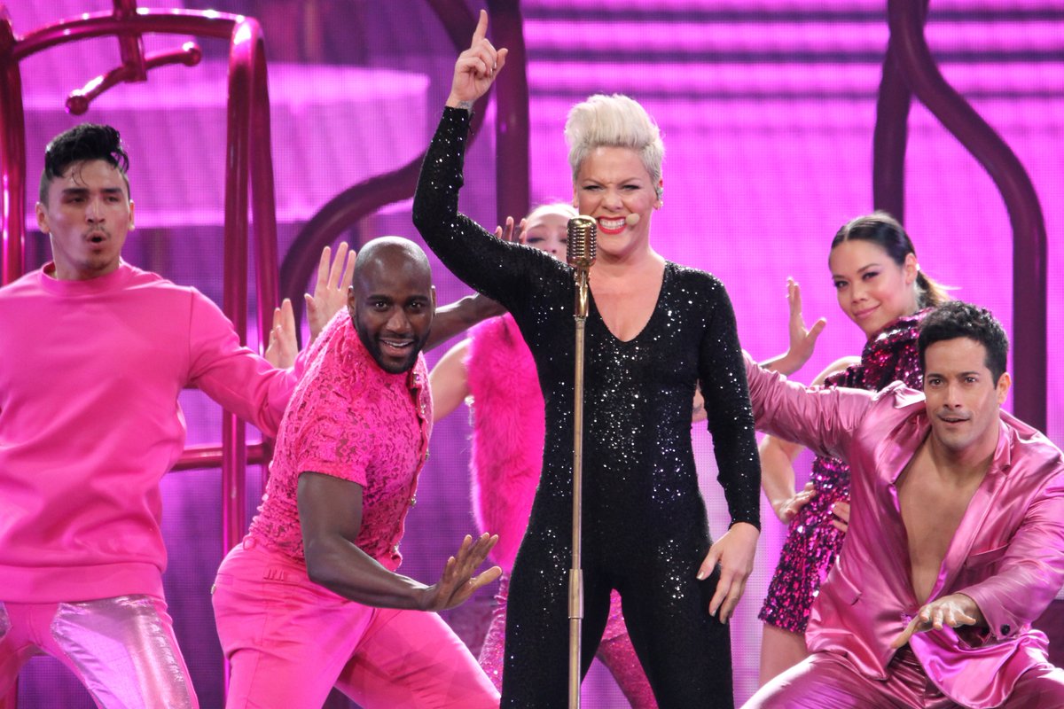 CHICenterOmaha's tweet image. It may be a Tuesday, but @Pink got the party started tonight at the CHI Health Center!